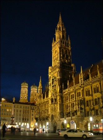 rathaus_nacht.jpg